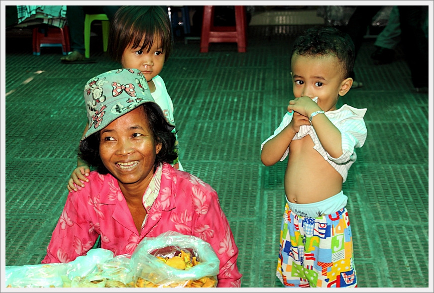 MekongCruise_Cambodia_Market_7438_m