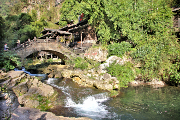 Longjin Creek, off Xiling Gorge, Yangtse River
