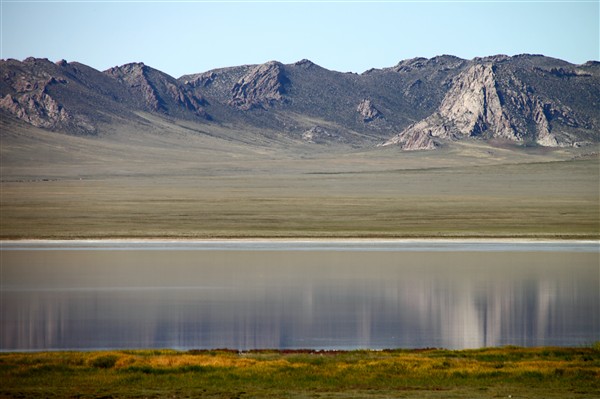 Mongolia_MiddleGobi_ForeignLk_2291_m_600.jpg