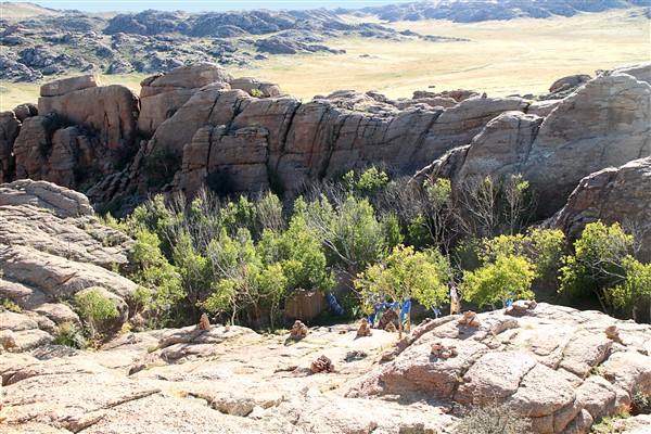 Mongolia_MiddleGobi_Temple_2351_m_600.jpg