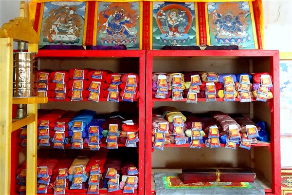 Mongolia_S_Gobi_MonRuinTemple_0322_m_600.jpg