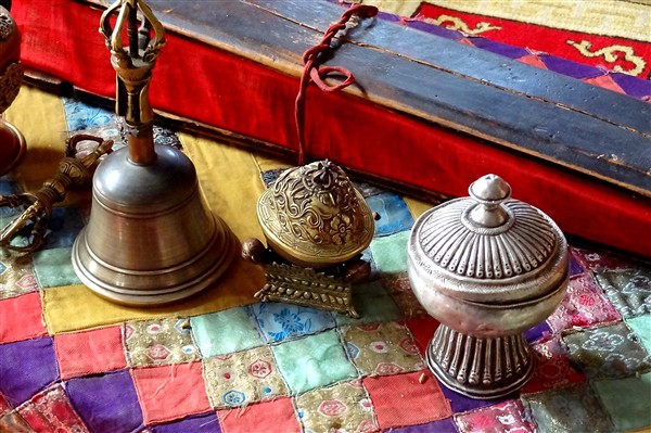Mongolia_S_Gobi_MonRuinTemple_0326_m_600.jpg