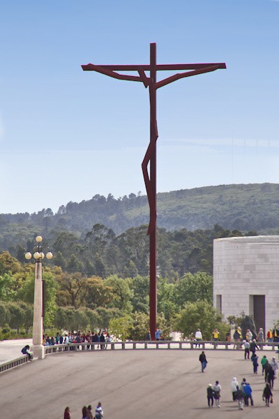 Stylised cross in the courtyard of the Sanctuary of Fatima