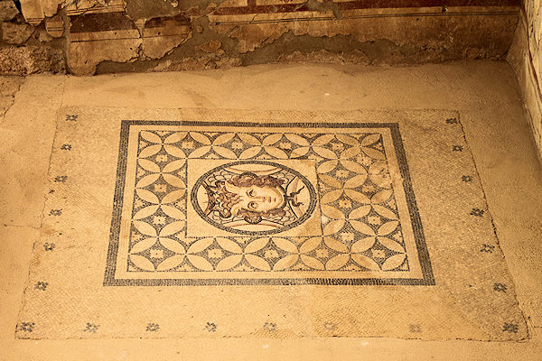 Ephesus_9659.jpg